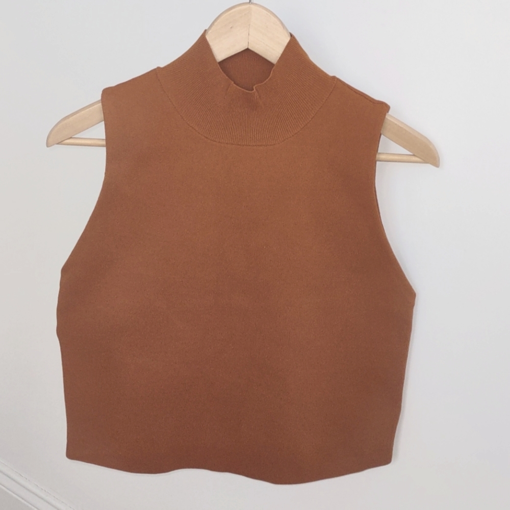 House Of Harlow 1960 Mock Neck Sleeveless Knit Top